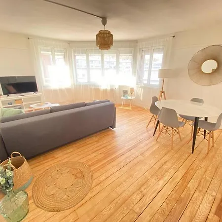 Chez Mathilde-appartement 2-calais Nord /citadelle Διαμέρισμα *